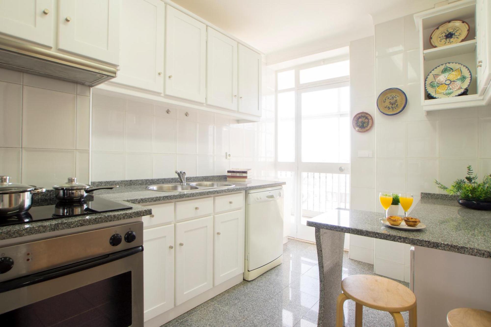 Sunny 4 Bedroom Apartment - With View Coimbra Bagian luar foto