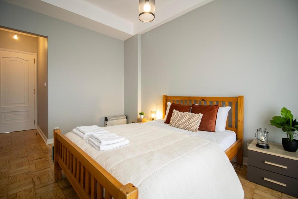 Sunny 4 Bedroom Apartment - With View Coimbra Bagian luar foto