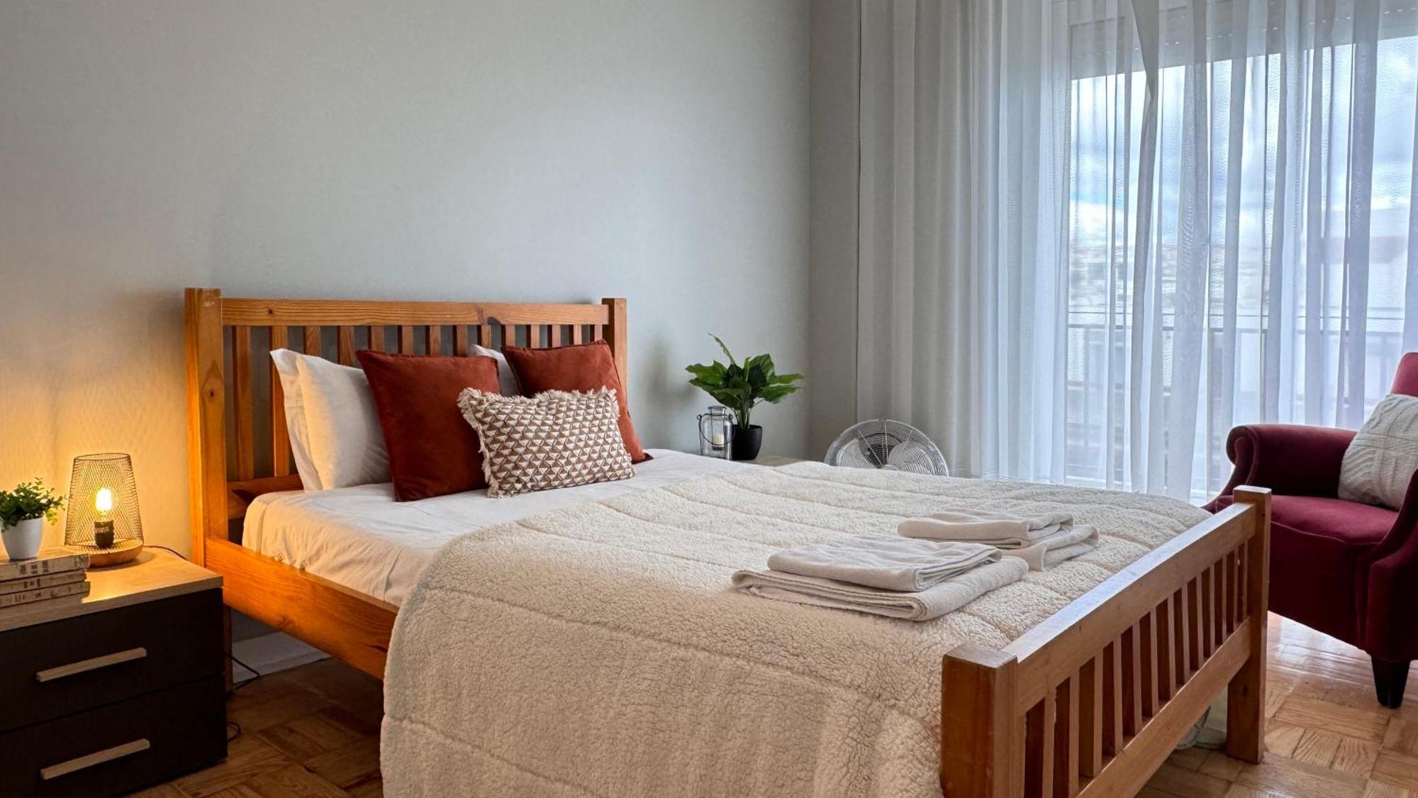 Sunny 4 Bedroom Apartment - With View Coimbra Bagian luar foto