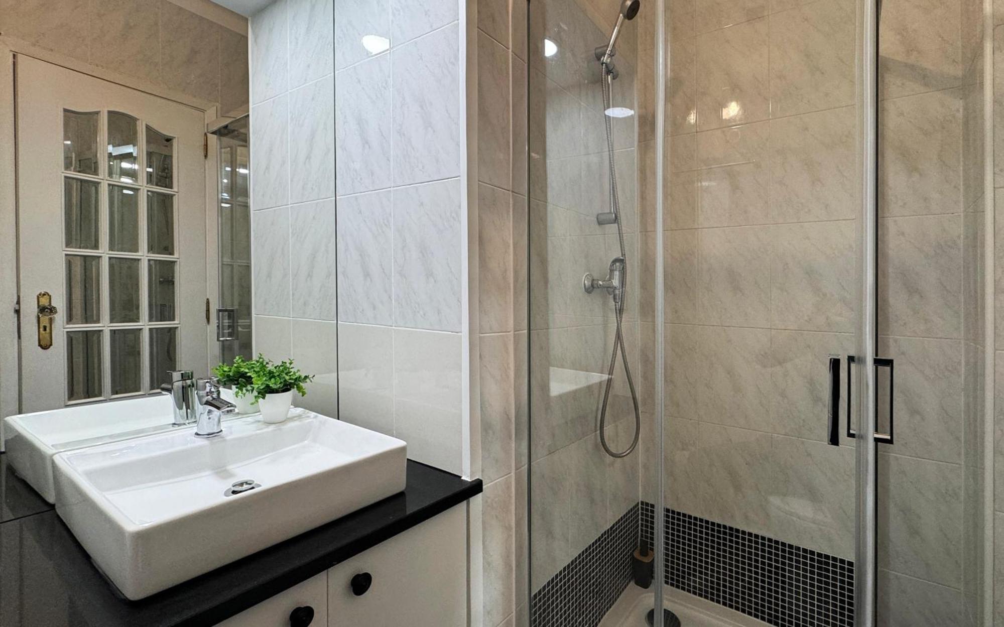 Sunny 4 Bedroom Apartment - With View Coimbra Bagian luar foto